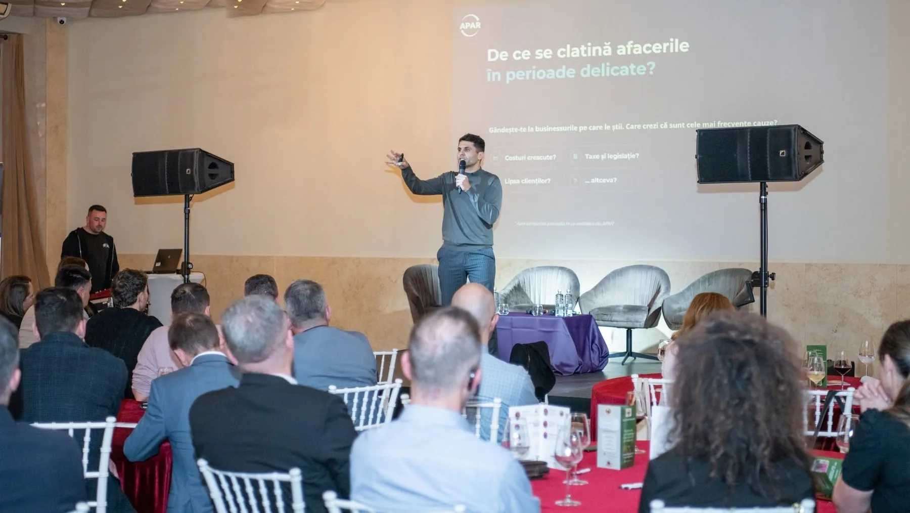 Material video gratuit - Afaceri în vremuri delicate